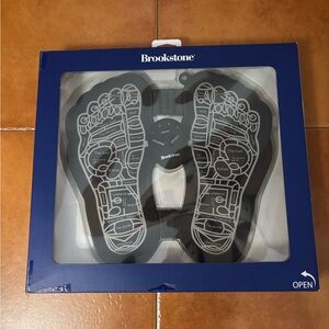 Foot massager by Brookstone electrical muscle stimulation relaxes muscles NEW